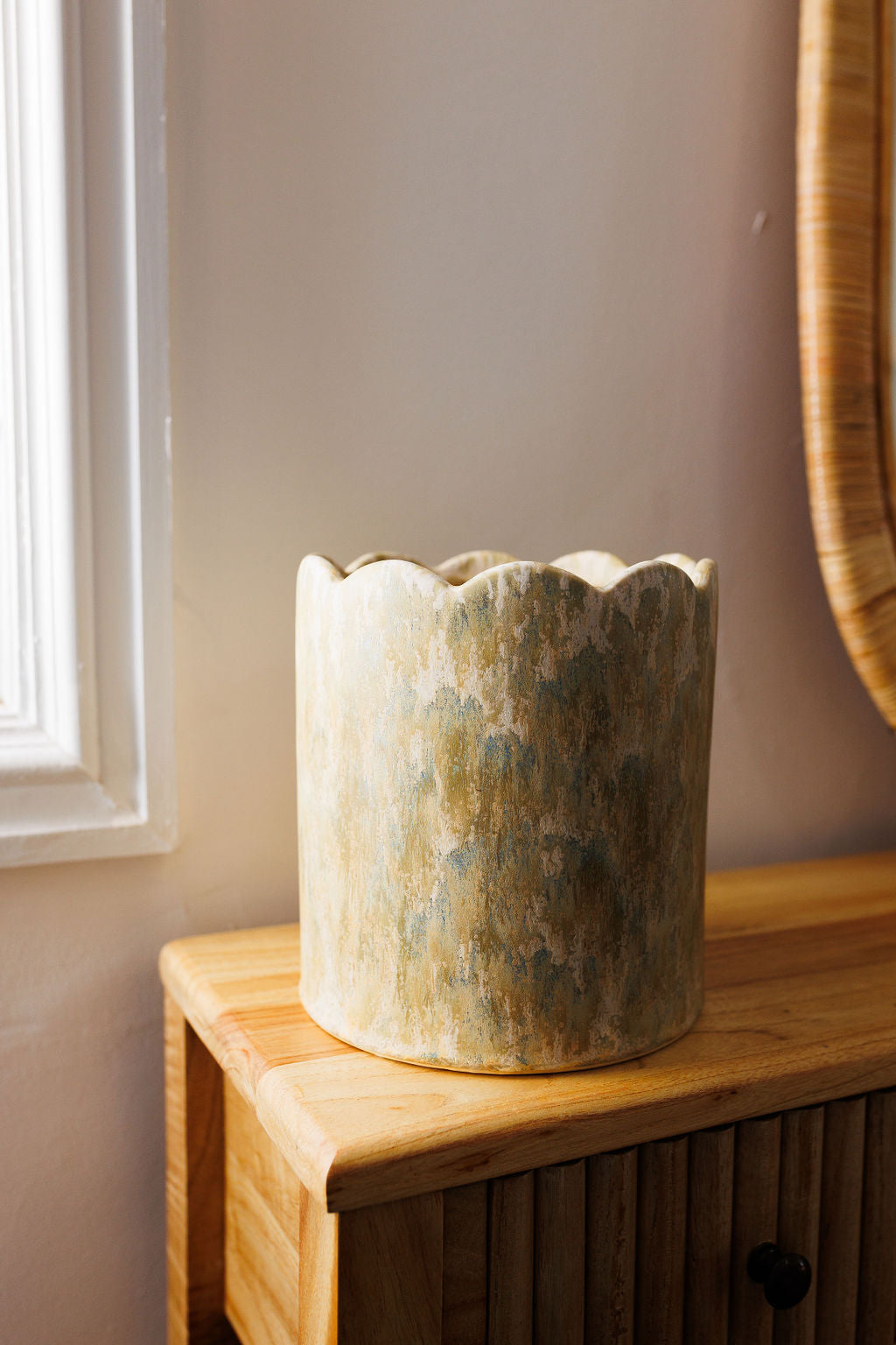 Calinda Ceramic Pot